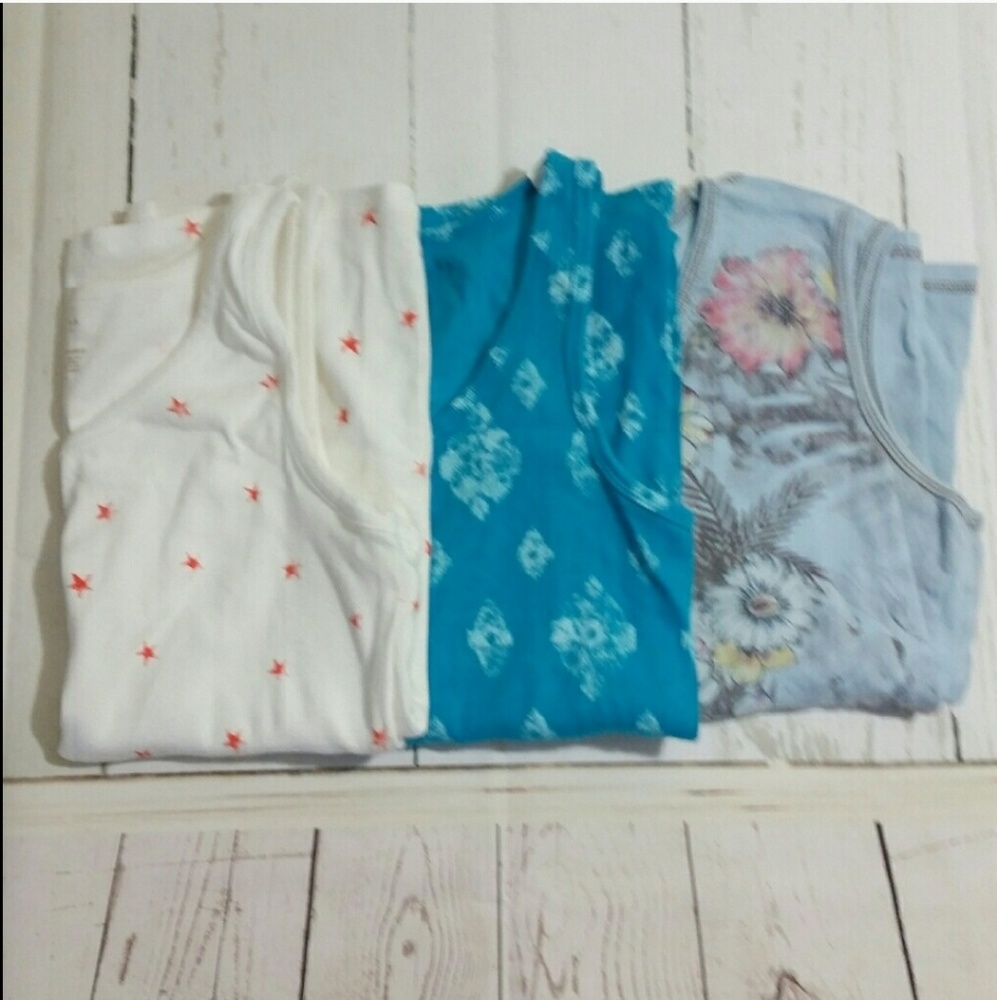 Women's LARGE tank top bundle